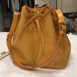 LV Shoulder bag